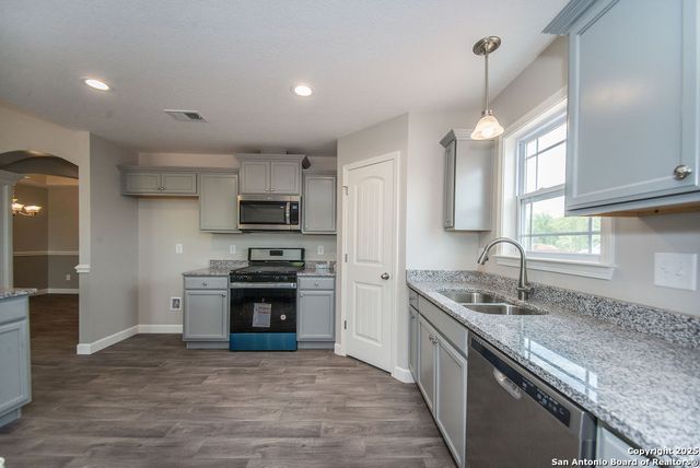 112 Oakmont Lane, La Vernia, TX 78121