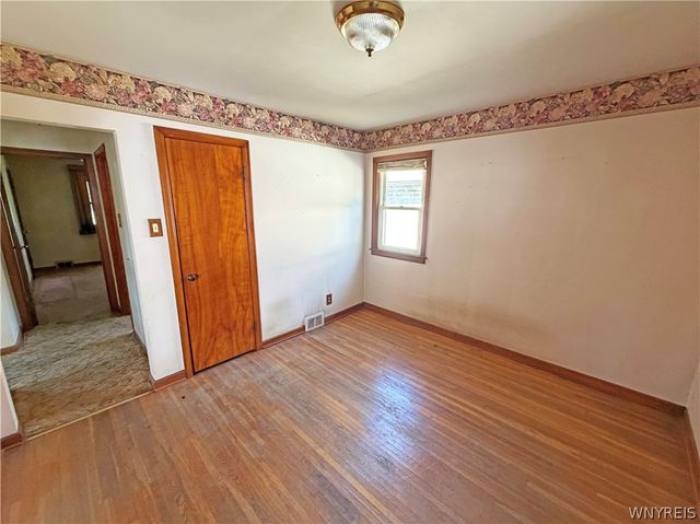 127 65th Street, Niagara Falls, NY 14304