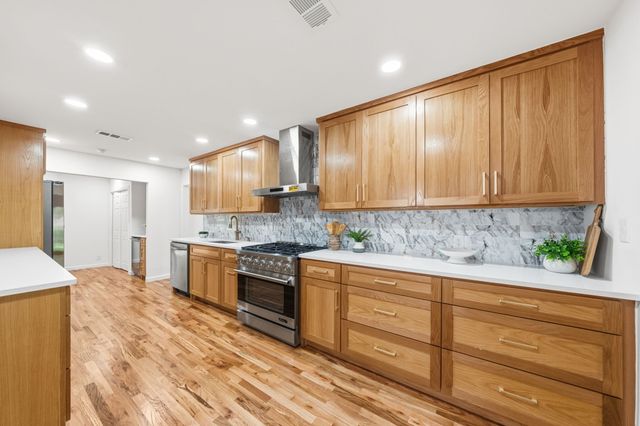 3905 Shady Valley Drive, Arlington, TX 76013