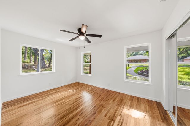 3905 Shady Valley Drive, Arlington, TX 76013