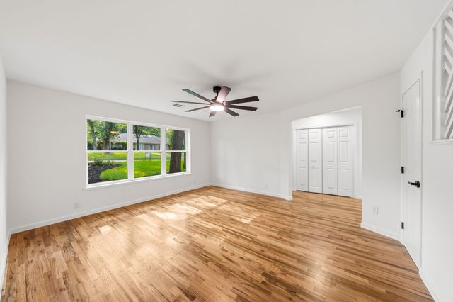 3905 Shady Valley Drive, Arlington, TX 76013