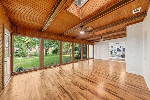 3905 Shady Valley Drive, Arlington, TX 76013