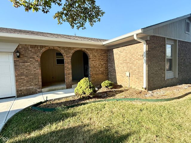 1713 Sycamore Drive, Plainfield, IN 46168