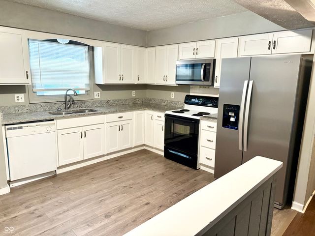 1713 Sycamore Drive, Plainfield, IN 46168