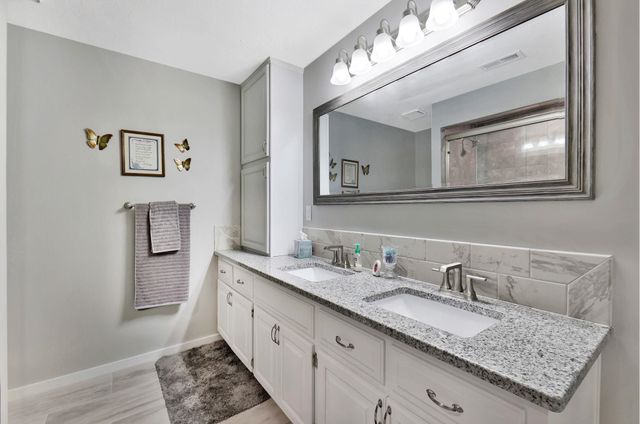 3105 W Keywest Ct, Wichita, KS 67204