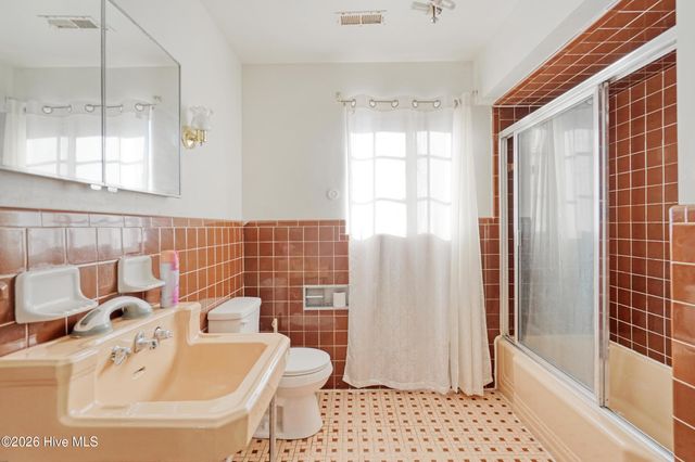 1001 W Main Street, Williamston, NC 27892