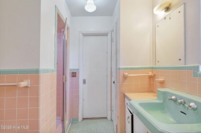 1001 W Main Street, Williamston, NC 27892