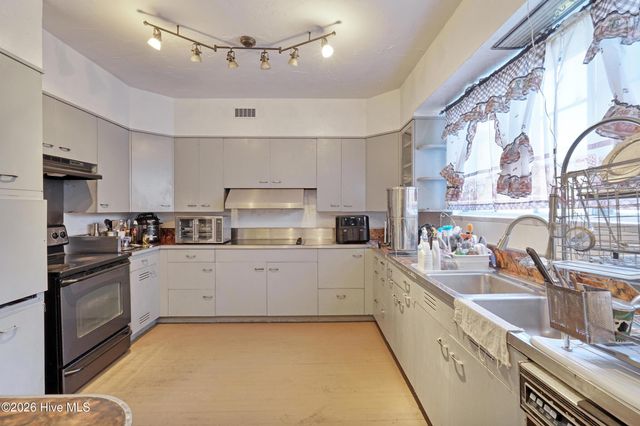 1001 W Main Street, Williamston, NC 27892