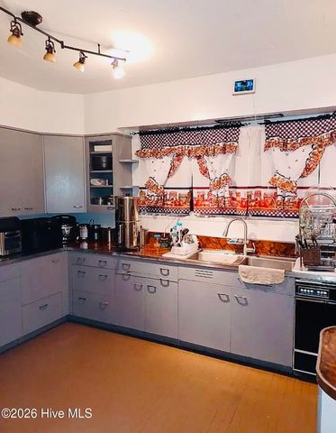 1001 W Main Street, Williamston, NC 27892