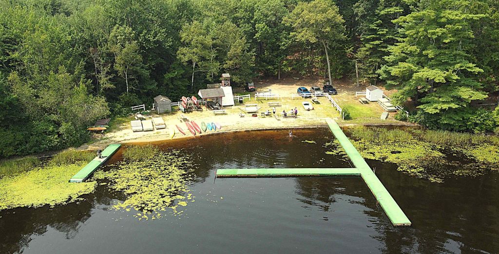 12 W Shore Park Road, Kingston, NH 03848