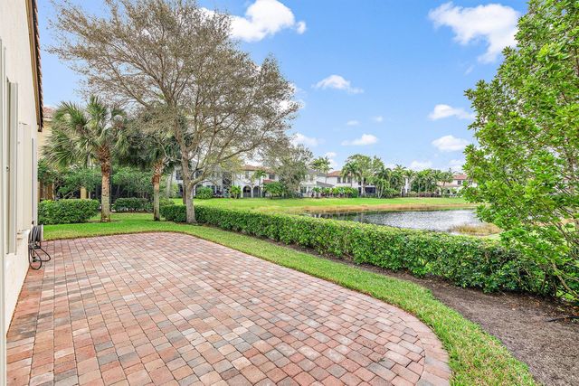 1058 Vintner Boulevard, Palm Beach Gardens, FL 33410