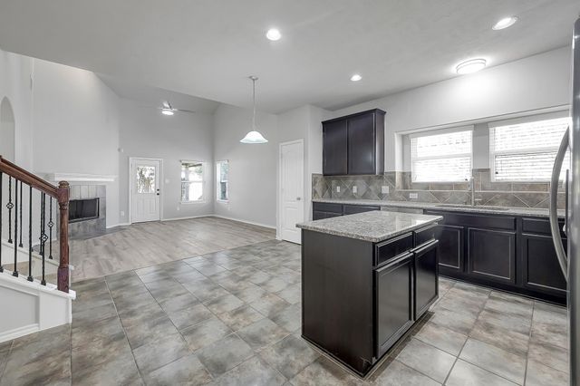 2518 Riverway Drive, Conroe, TX 77304