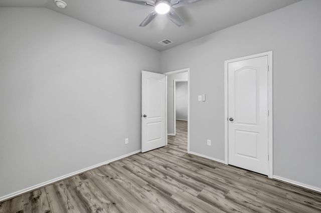 2518 Riverway Drive, Conroe, TX 77304