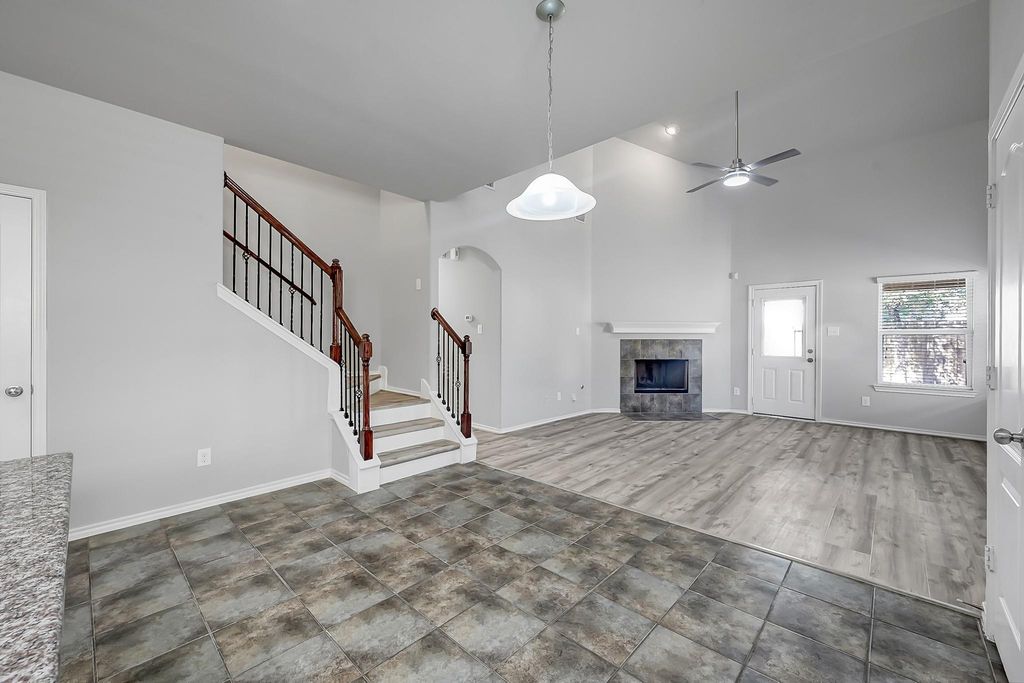 2518 Riverway Drive, Conroe, TX 77304