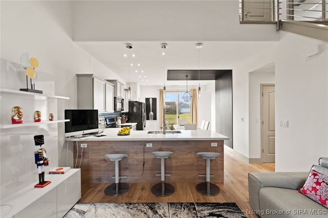 3161 Red Barn, Jeffersonville, IN 47130