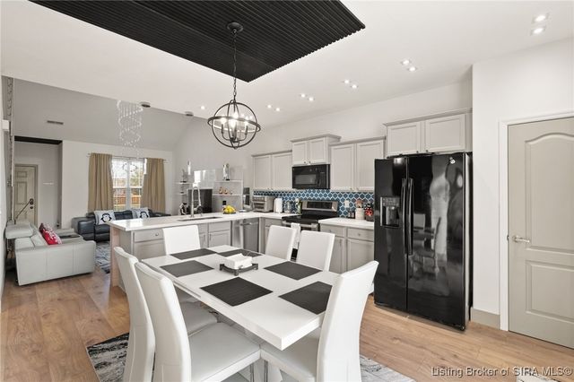 3161 Red Barn, Jeffersonville, IN 47130