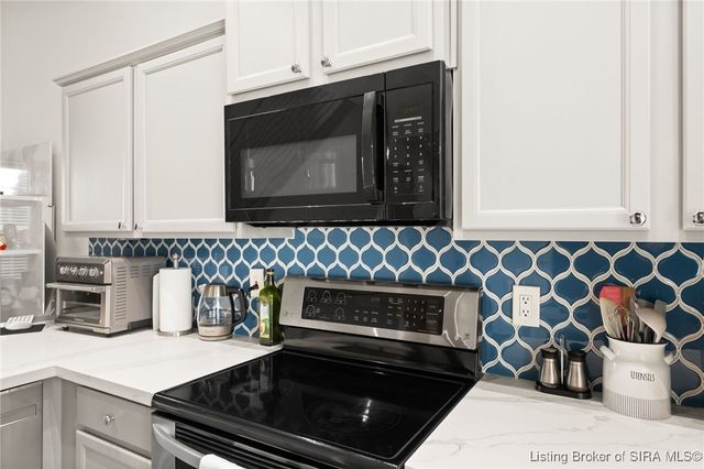 3161 Red Barn, Jeffersonville, IN 47130