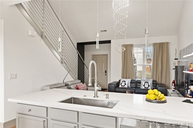 3161 Red Barn, Jeffersonville, IN 47130