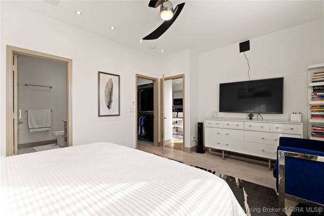 3161 Red Barn, Jeffersonville, IN 47130