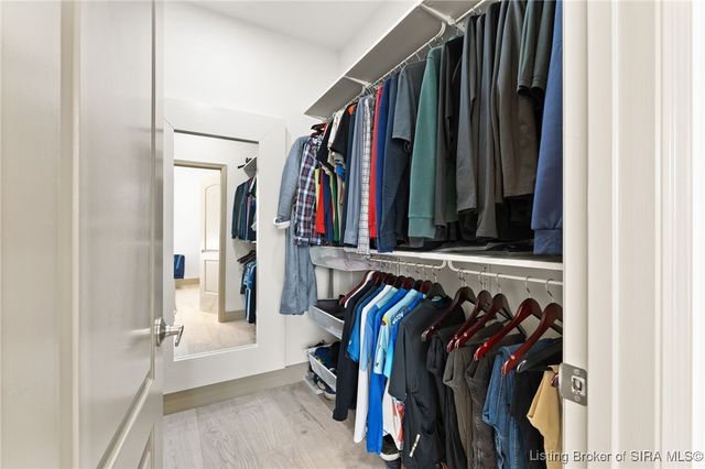 3161 Red Barn, Jeffersonville, IN 47130