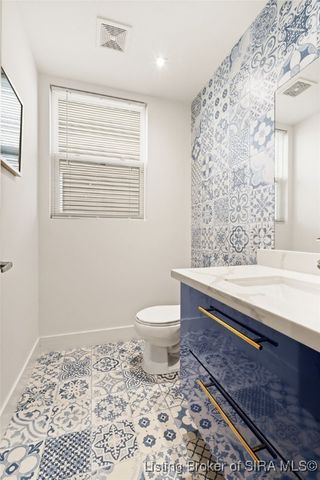 3161 Red Barn, Jeffersonville, IN 47130