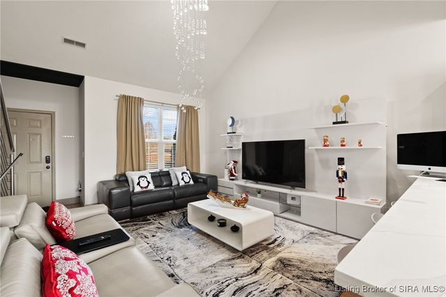 3161 Red Barn, Jeffersonville, IN 47130