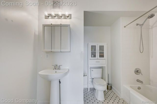 15 E Kirby Street 625, Detroit, MI 48202