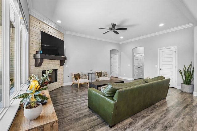 2025 W Broadway Place, Rogers, AR 72758