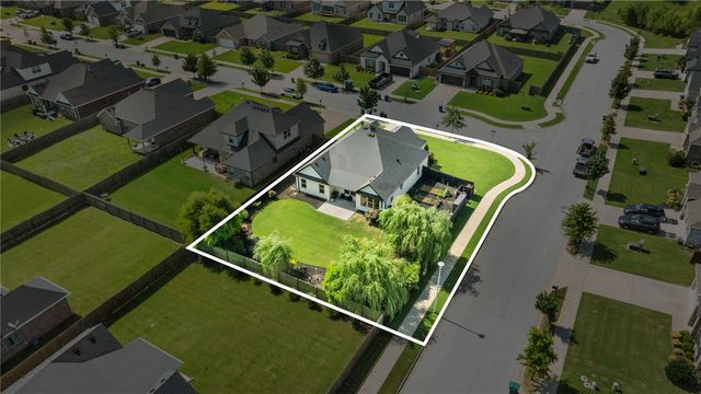 2025 W Broadway Place, Rogers, AR 72758