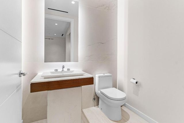 200 SE Mizner Boulevard 707, Boca Raton, FL 33432