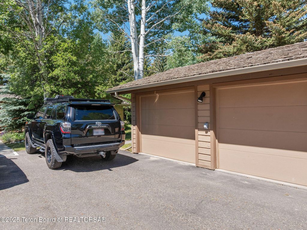 550 E GOLF CREEK Lane 41, Jackson, WY 83001 photo 25