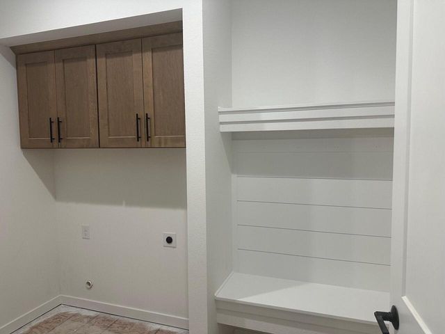 805 Viewpoint AVENUE, Waukesha, WI 53188