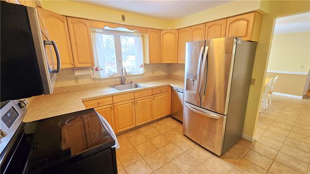 8 Trefoil Lane, Sweden, NY 14420