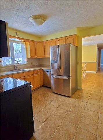 8 Trefoil Lane, Sweden, NY 14420