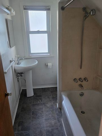 933 Maplegrove Avenue, Royal Oak, MI 48067