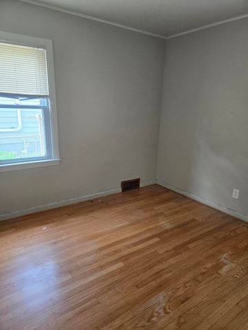 933 Maplegrove Avenue, Royal Oak, MI 48067