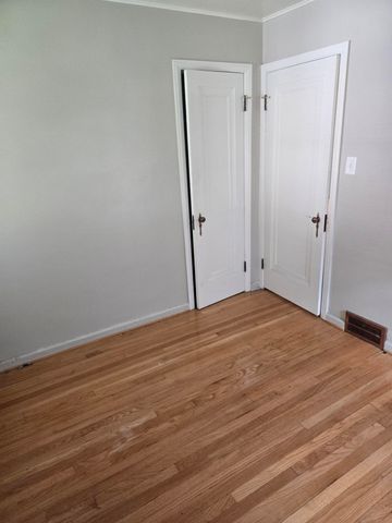 933 Maplegrove Avenue, Royal Oak, MI 48067