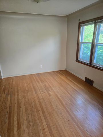 933 Maplegrove Avenue, Royal Oak, MI 48067