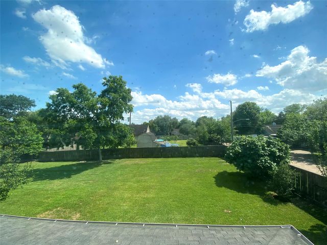 12122 Ross Road, Houston, TX 77034