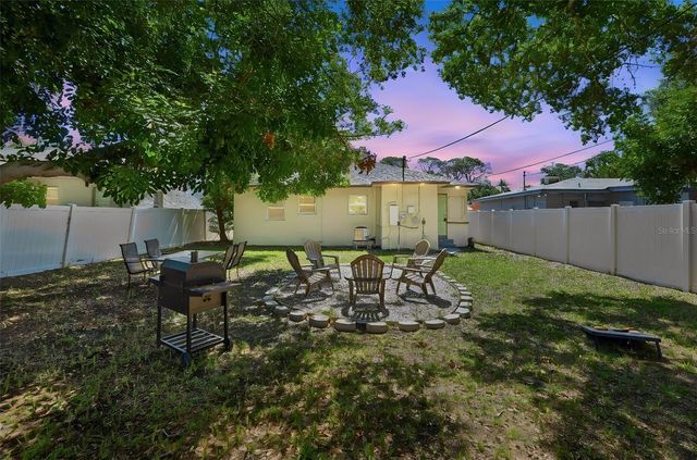 2855 VALENCIA WAY S, St Petersburg, FL 33705