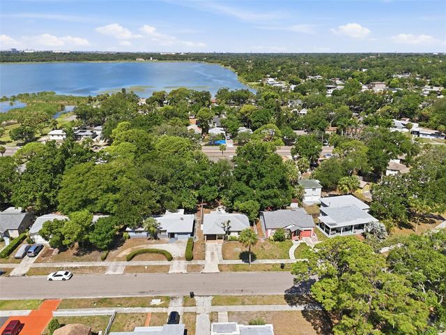 2855 VALENCIA WAY S, St Petersburg, FL 33705