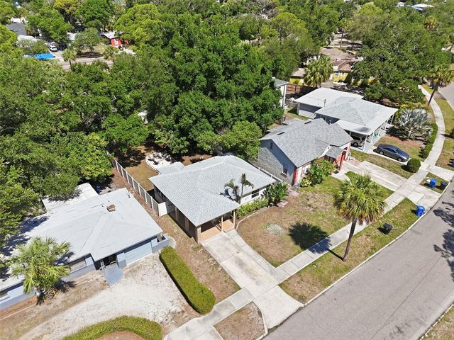 2855 VALENCIA WAY S, St Petersburg, FL 33705