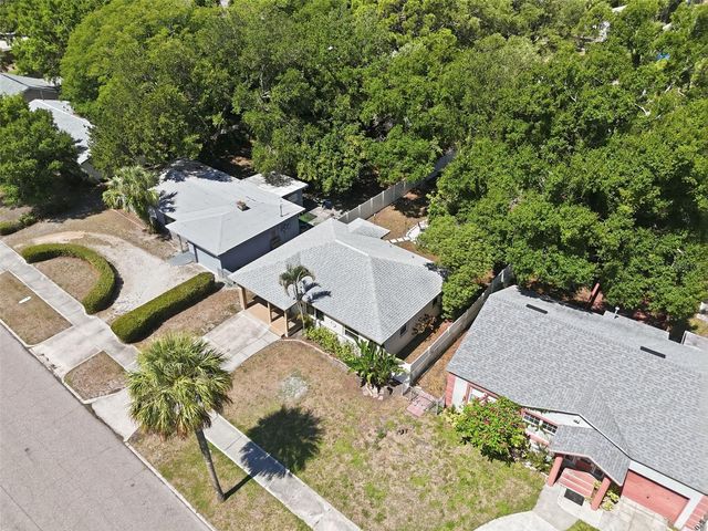 2855 VALENCIA WAY S, St Petersburg, FL 33705