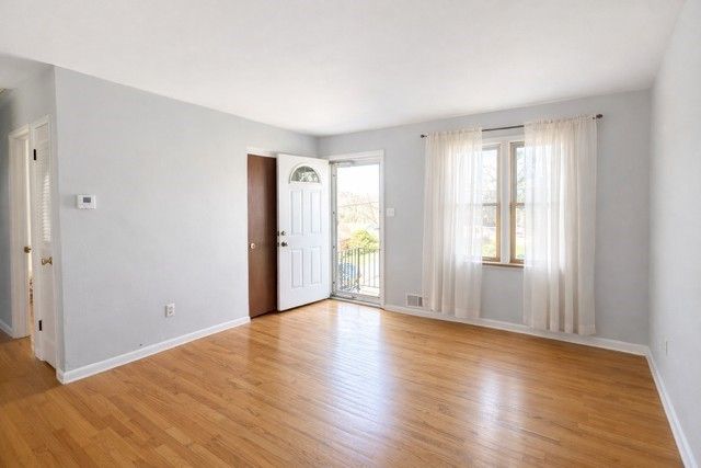 6301 Broad St, South Park, PA 15129