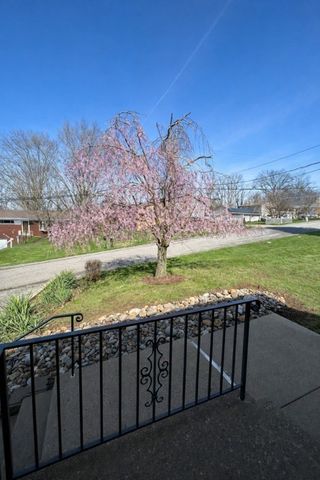 6301 Broad St, South Park, PA 15129