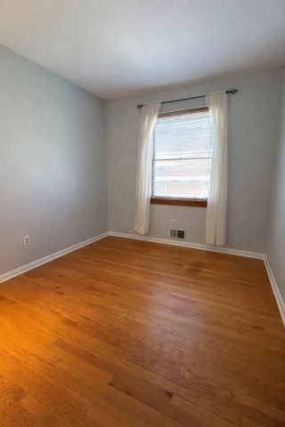 6301 Broad St, South Park, PA 15129