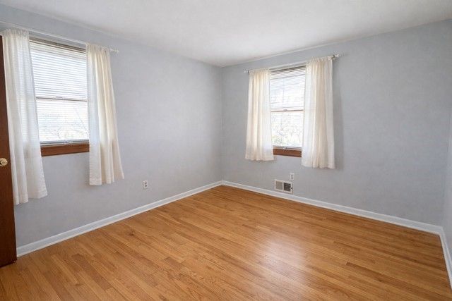 6301 Broad St, South Park, PA 15129