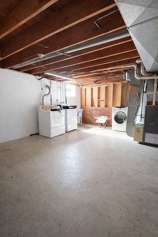 6301 Broad St, South Park, PA 15129