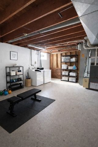 6301 Broad St, South Park, PA 15129