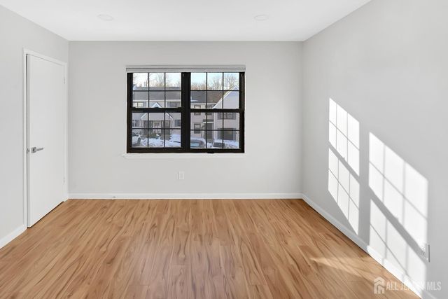 51 Queens Way, Englishtown, NJ 07726